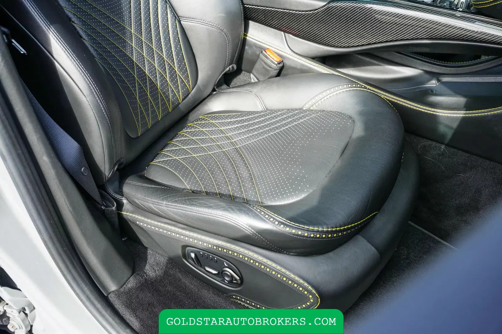 2021 Aston Martin DBX