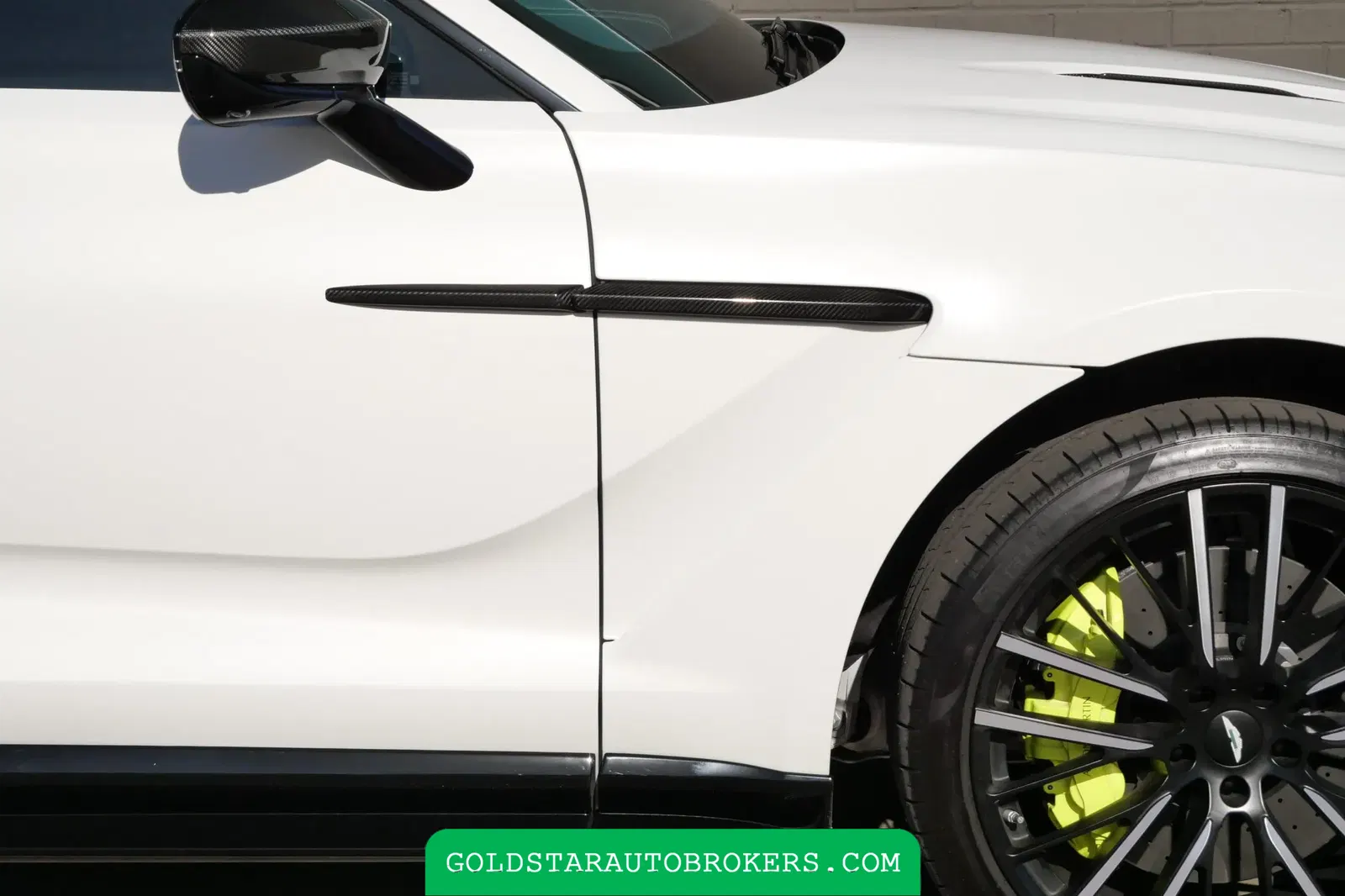 2023 Aston Martin DBX707