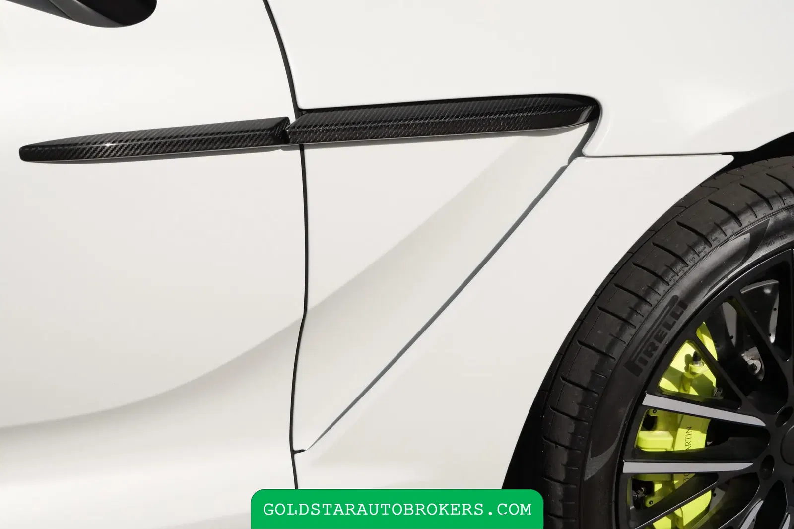 2023 Aston Martin DBX707