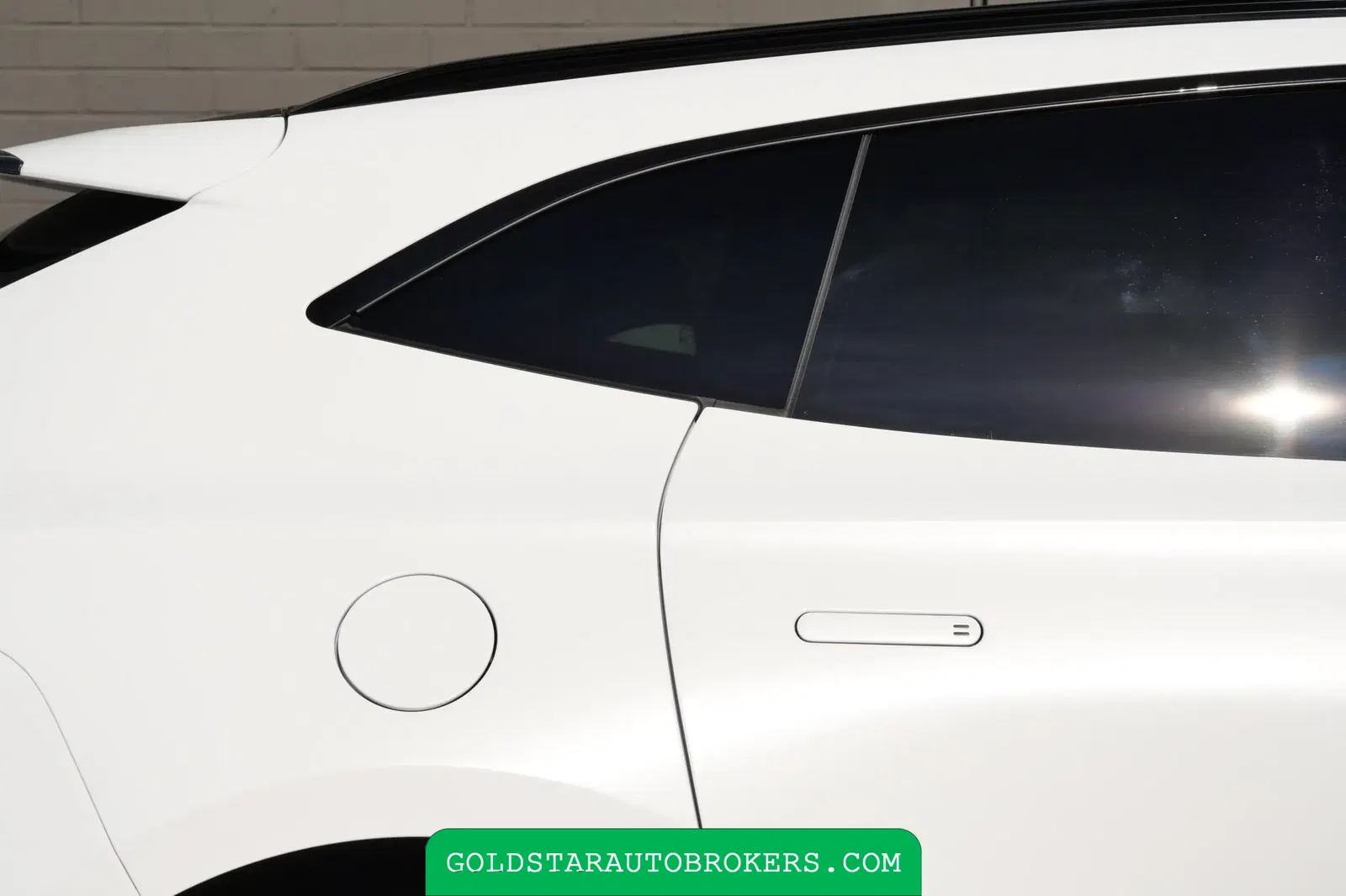 2023 Aston Martin DBX707