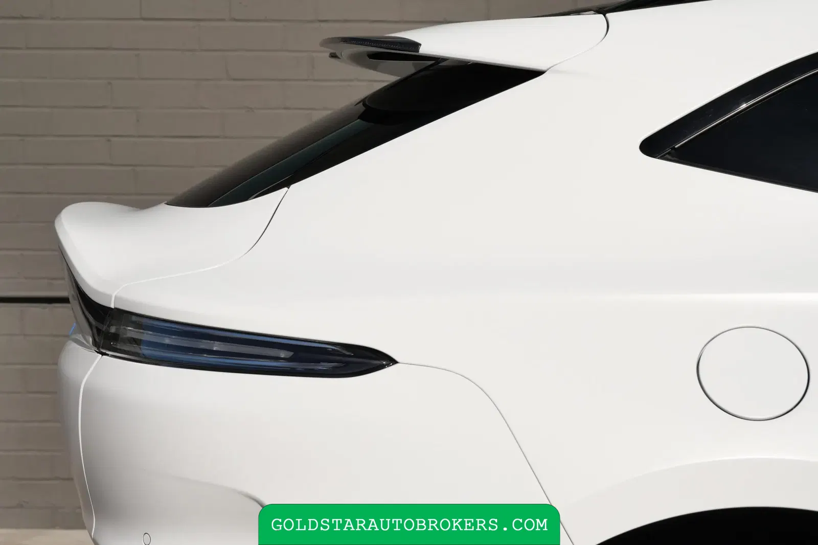 2023 Aston Martin DBX707