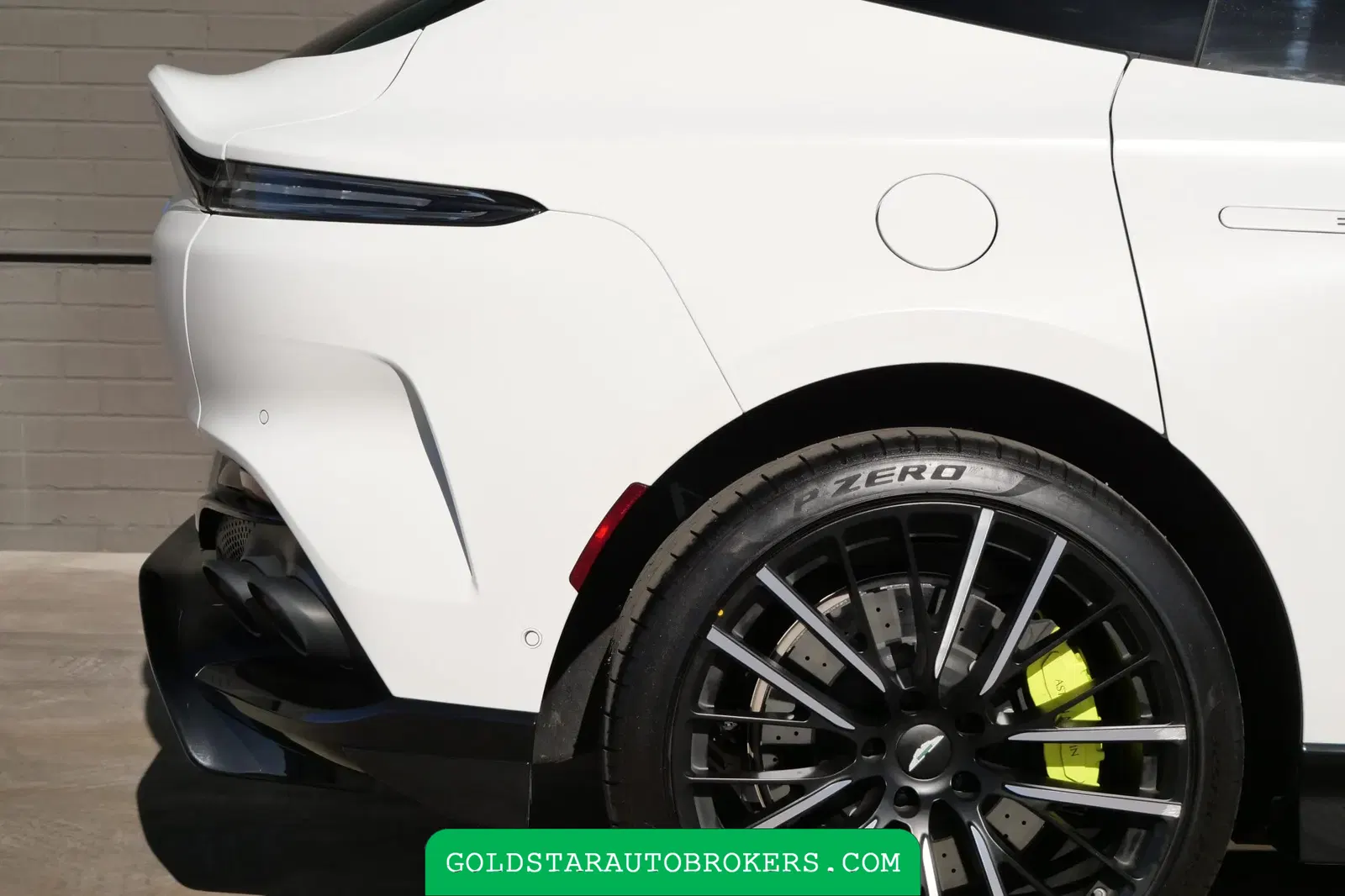 2023 Aston Martin DBX707