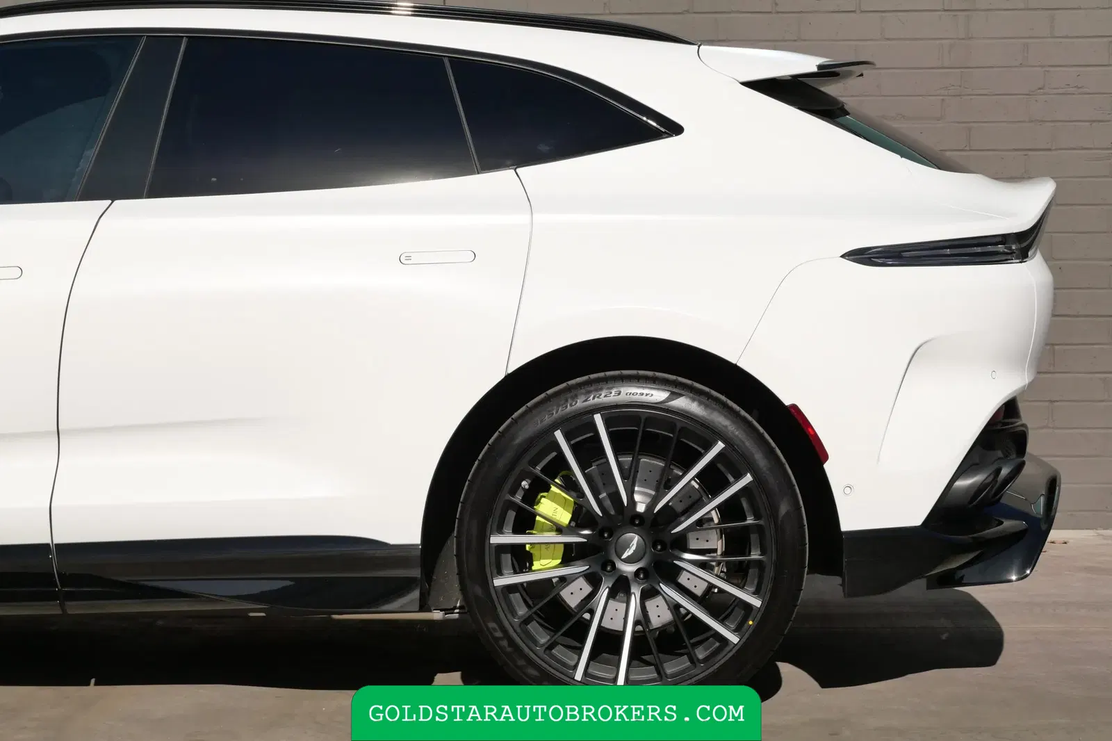 2023 Aston Martin DBX707