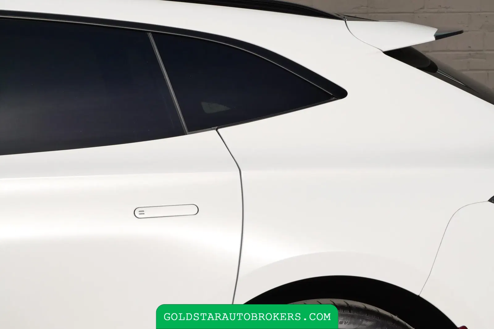 2023 Aston Martin DBX707