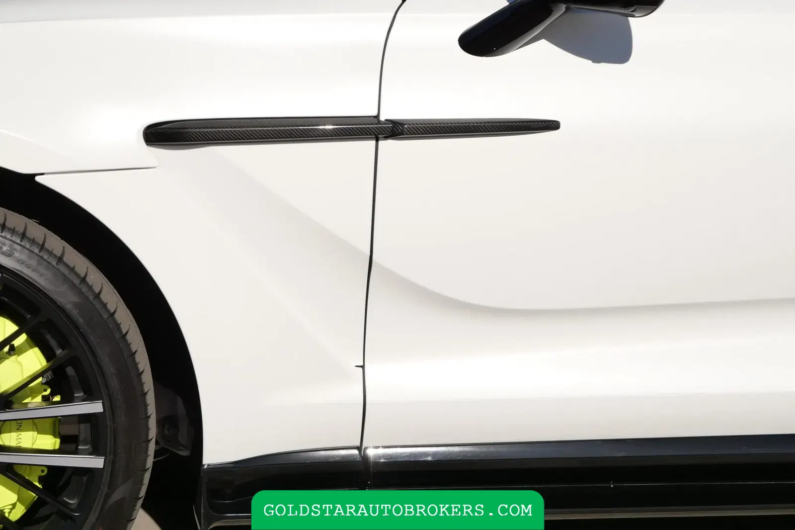 2023 Aston Martin DBX707