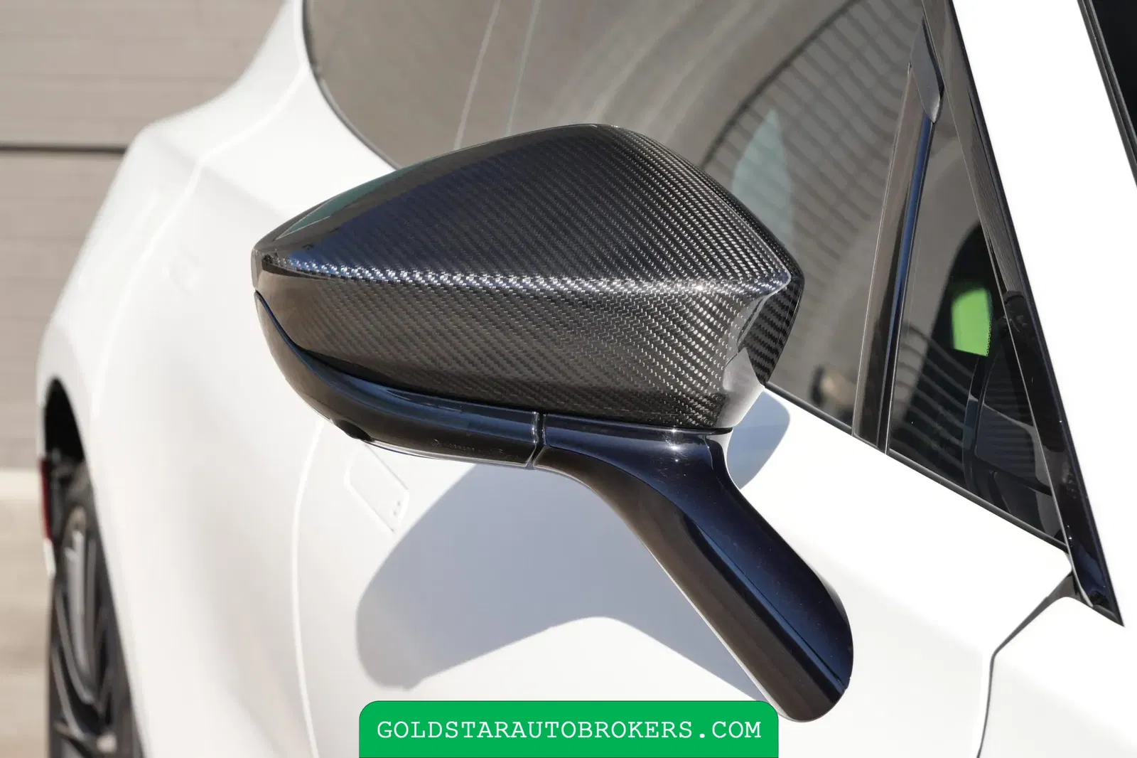 2023 Aston Martin DBX707