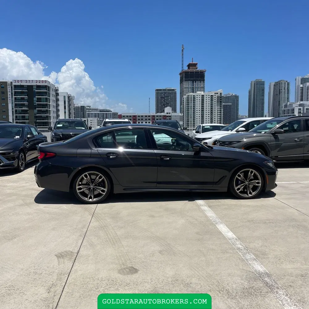 2022 BMW 5-Series M550xi