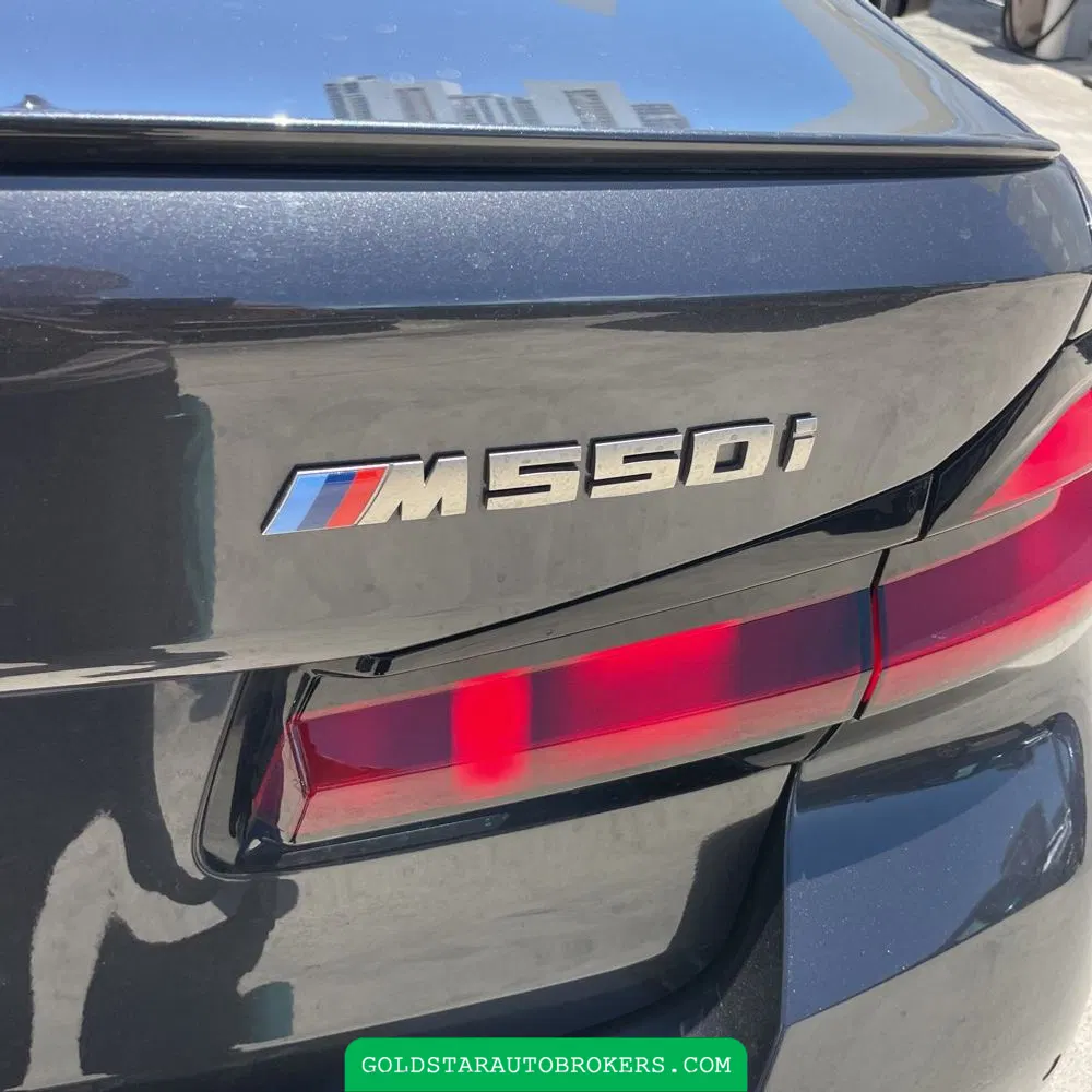 2022 BMW 5-Series M550xi