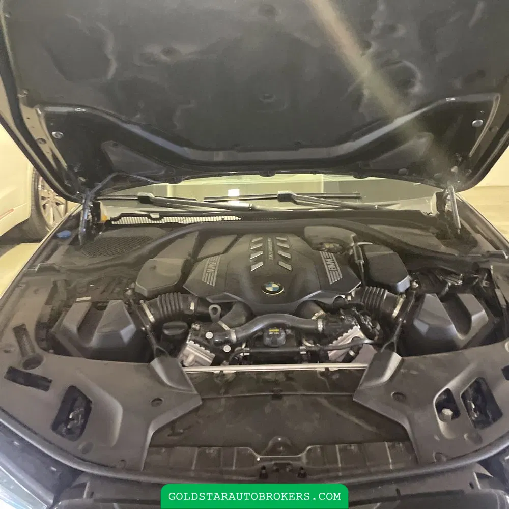 2022 BMW 5-Series M550xi