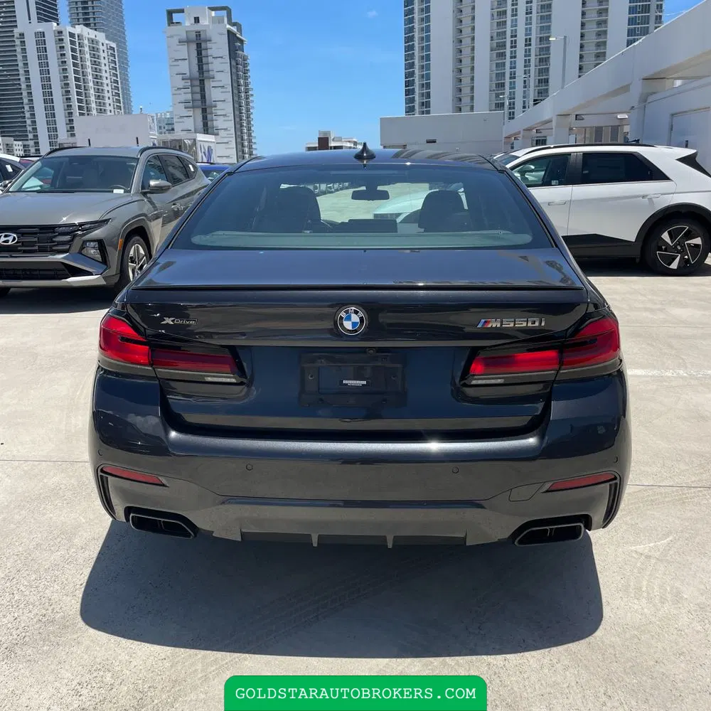 2022 BMW 5-Series M550xi