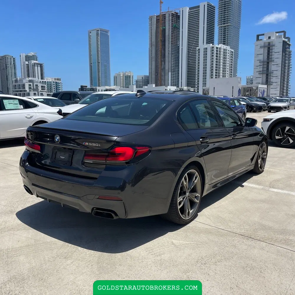 2022 BMW 5-Series M550xi