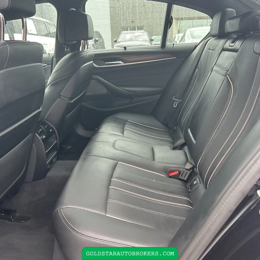 2023 BMW 5-Series M550xi