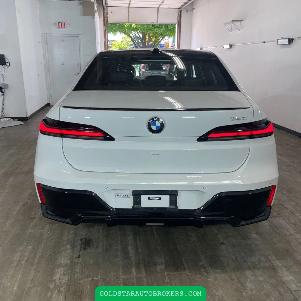 2023 BMW 7 Series 740i