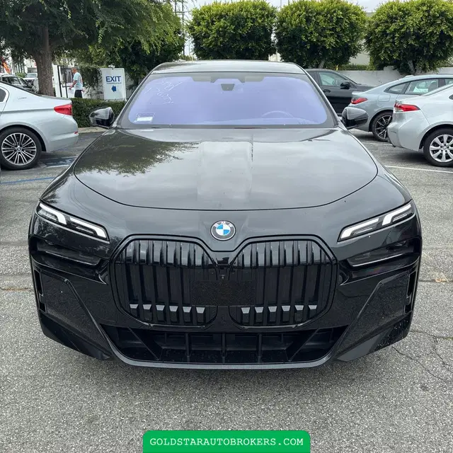2023 BMW 7 Series 740i