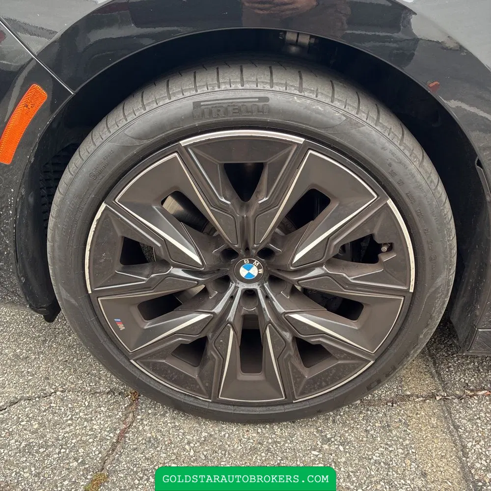 2023 BMW 7 Series 740i
