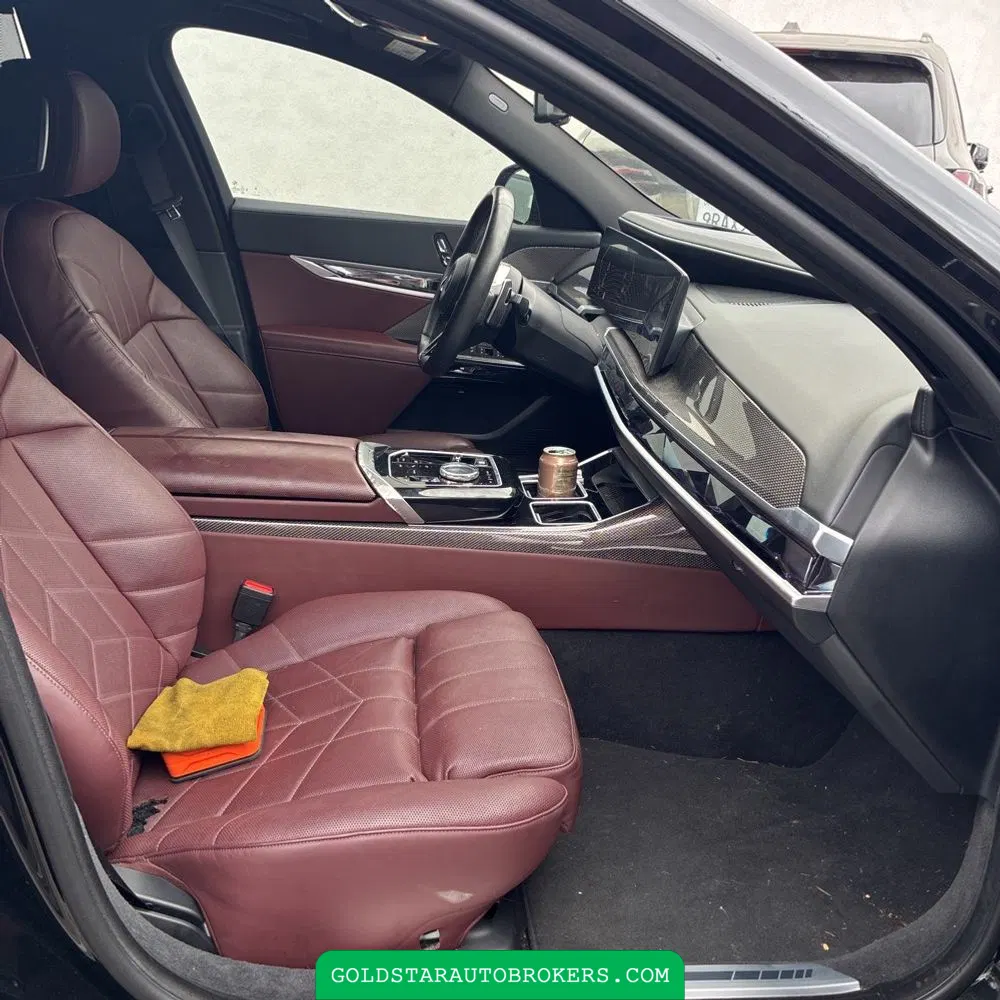 2023 BMW 7 Series 740i