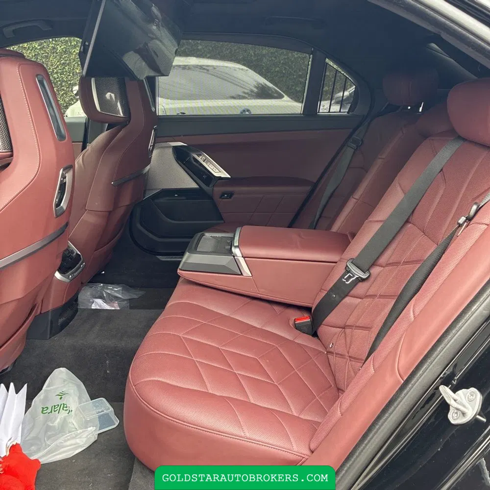 2023 BMW 7 Series 740i