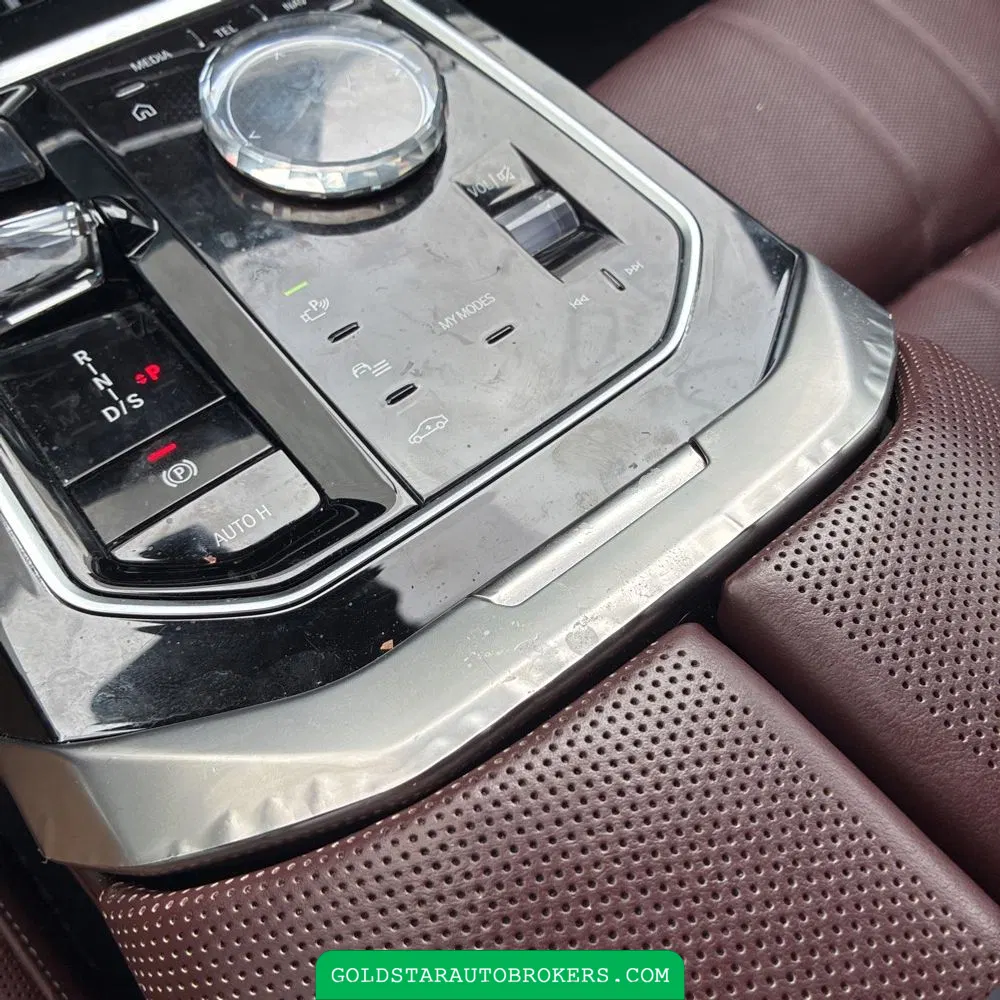 2023 BMW 7 Series 740i