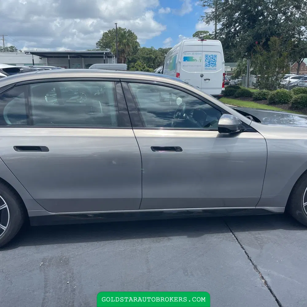 2023 BMW 7-Series 740i