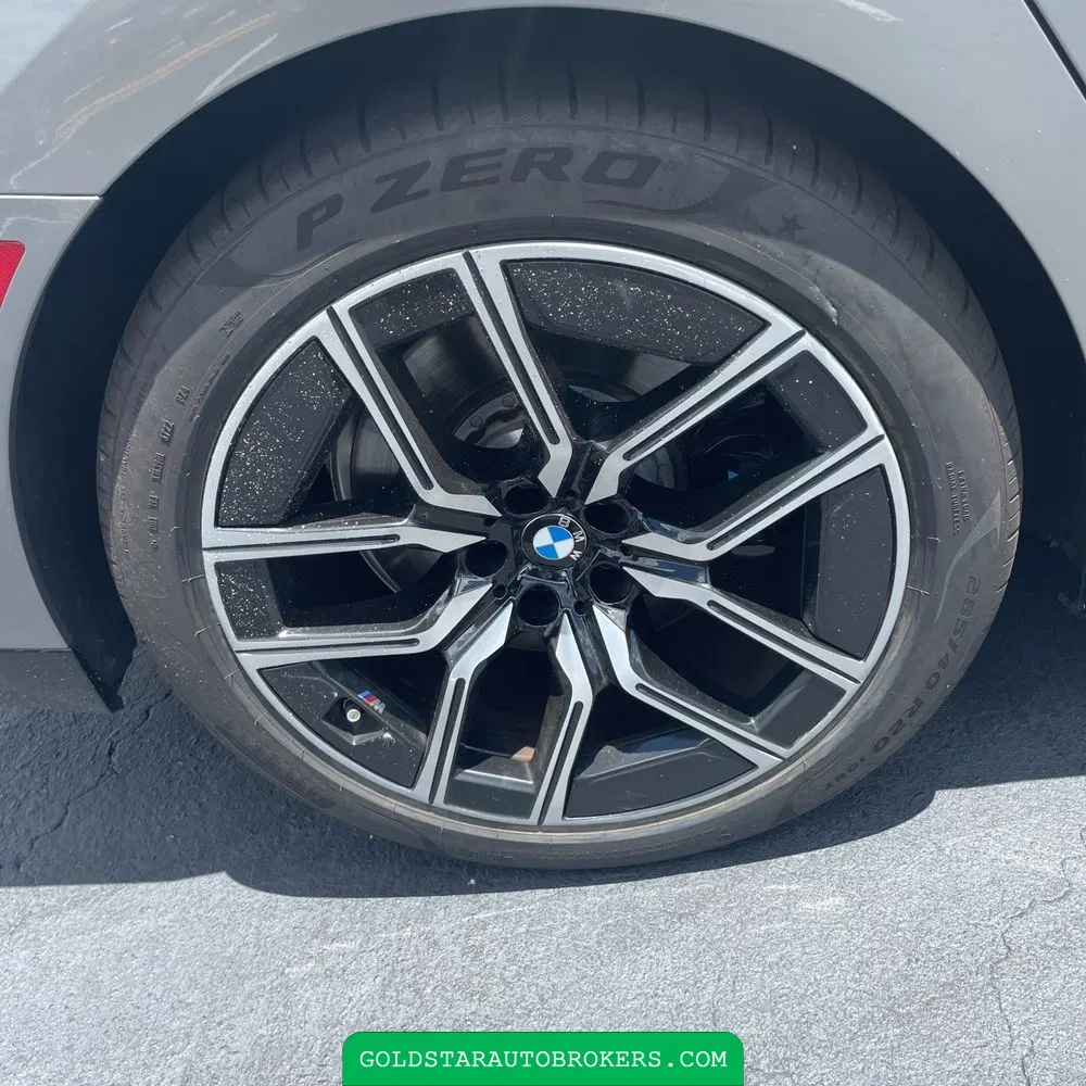 2023 BMW 7-Series 740i