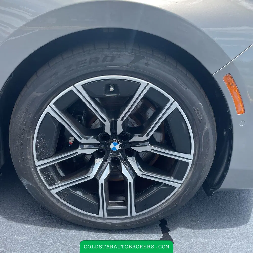 2023 BMW 7-Series 740i