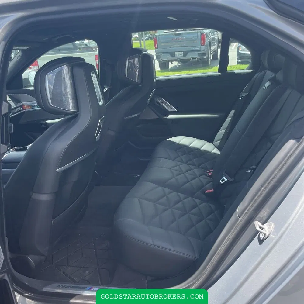2023 BMW 7-Series 740i