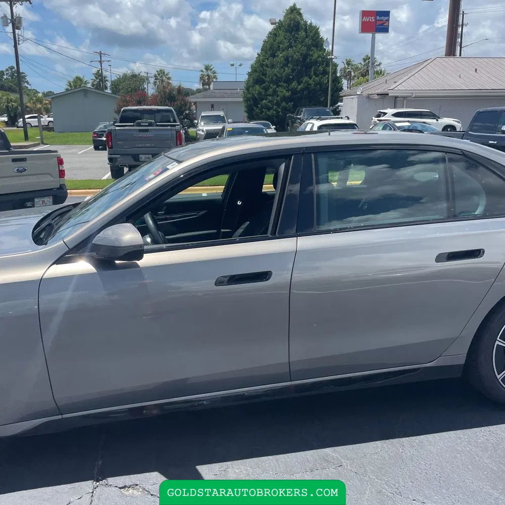 2023 BMW 7-Series 740i