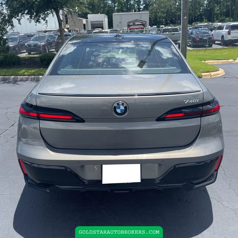 2023 BMW 7-Series 740i