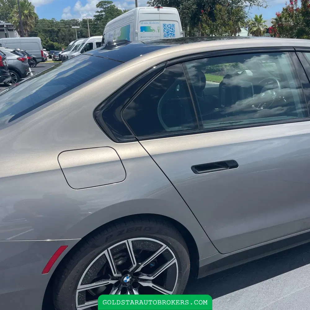 2023 BMW 7-Series 740i
