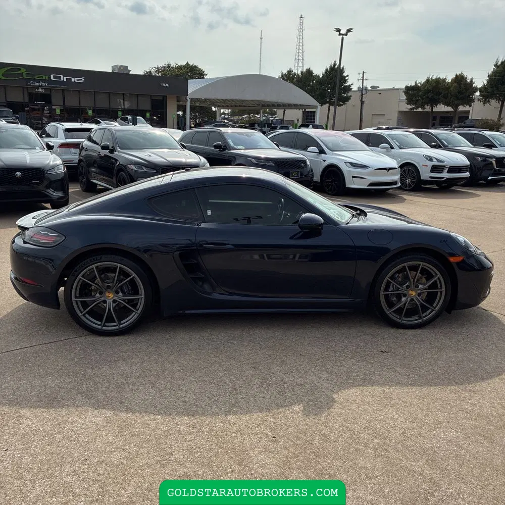 2017 Porsche 718 Cayman Base