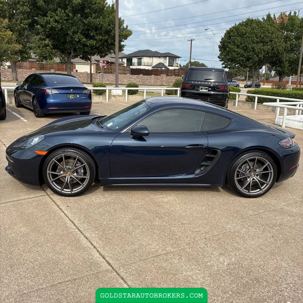 2017 Porsche 718 Cayman Base