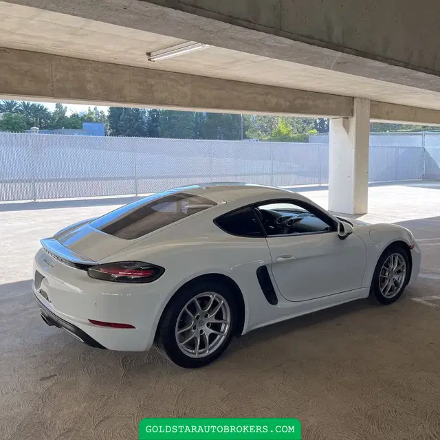 2018 Porsche 718 Cayman Base