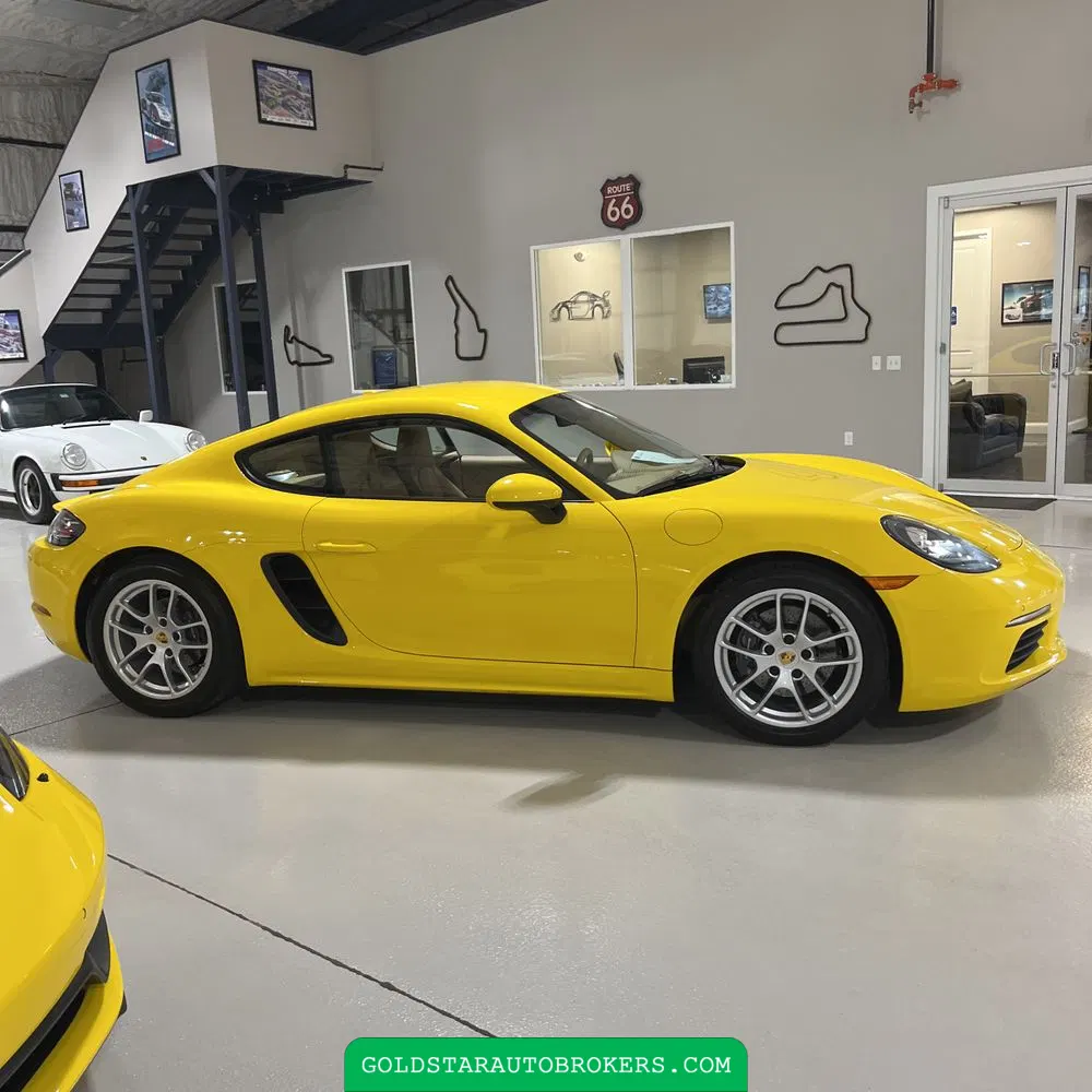 2017 Porsche 718 Cayman Base