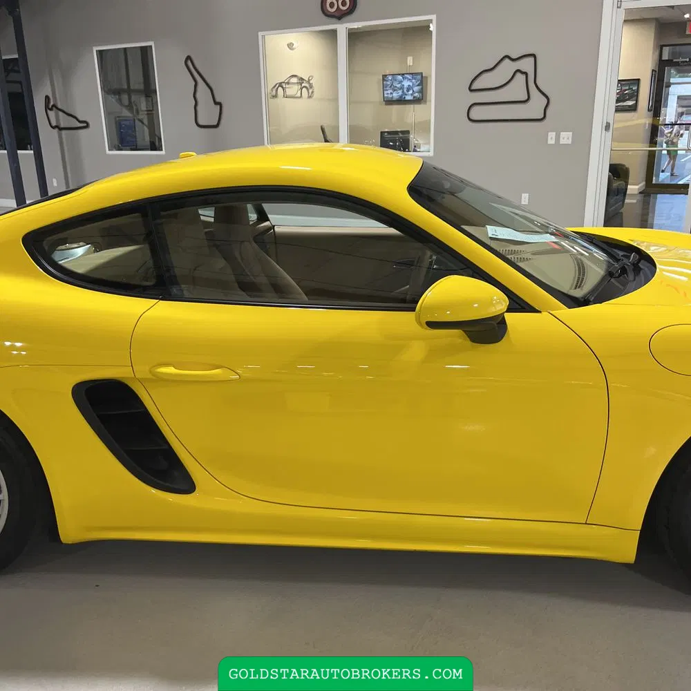 2017 Porsche 718 Cayman Base