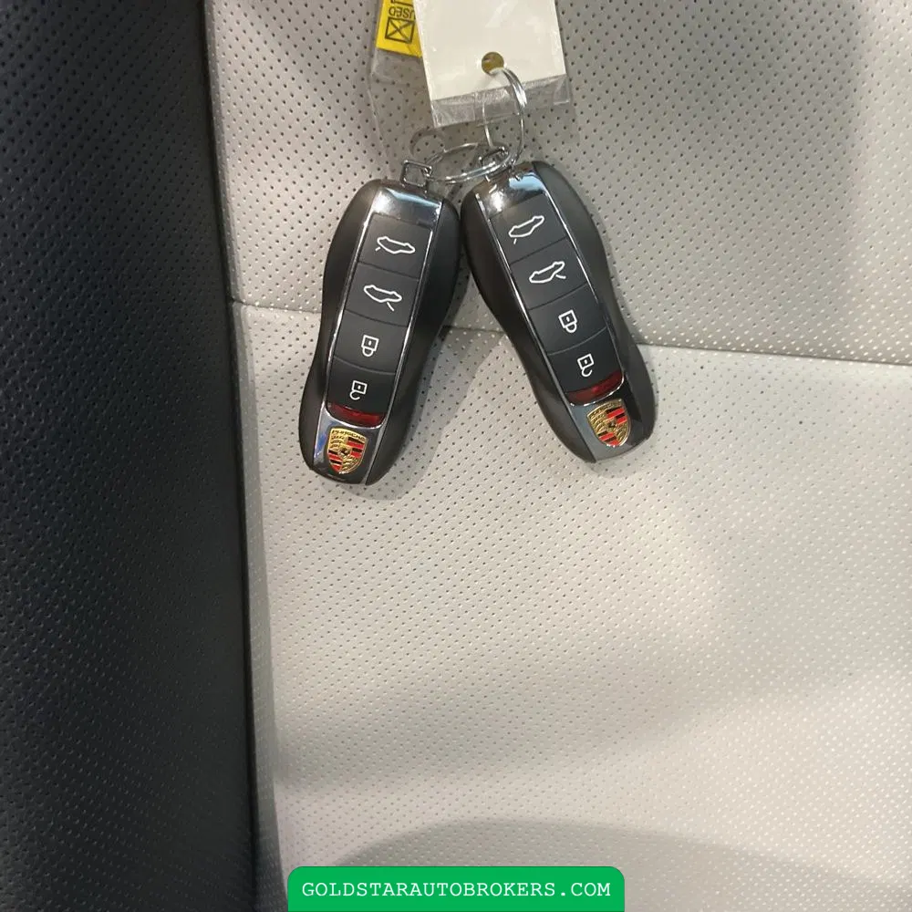 2025 Porsche 718 Cayman Base