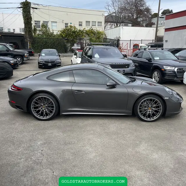2018 Porsche 911 Carrera 4
