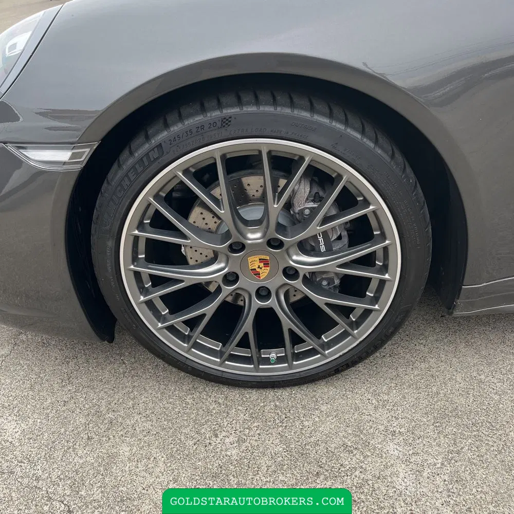 2018 Porsche 911 Carrera 4