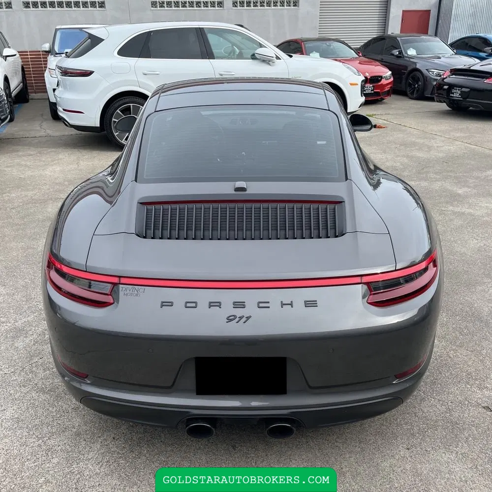 2018 Porsche 911 Carrera 4