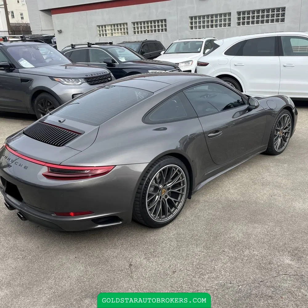 2018 Porsche 911 Carrera 4
