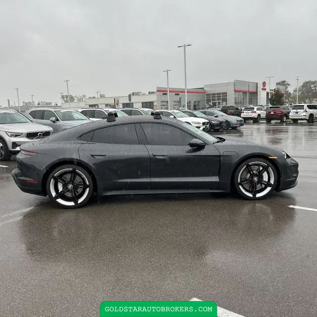 2022 Porsche Taycan Base