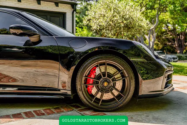 2024 Porsche 911 Carrera 4 GTS