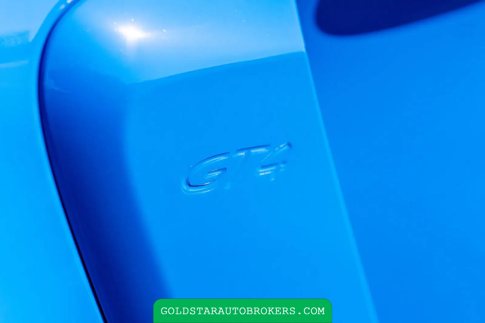 2023 Porsche 718 Cayman GT4 6-Speed
