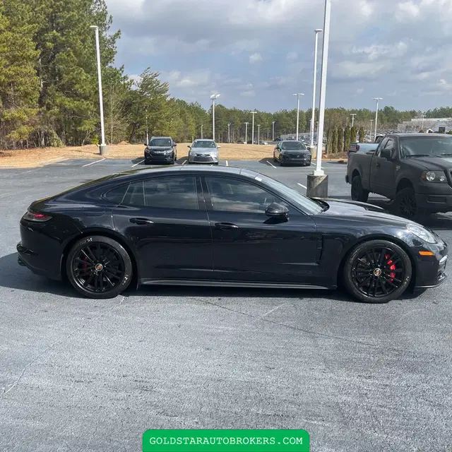 2022 Porsche Panamera GTS