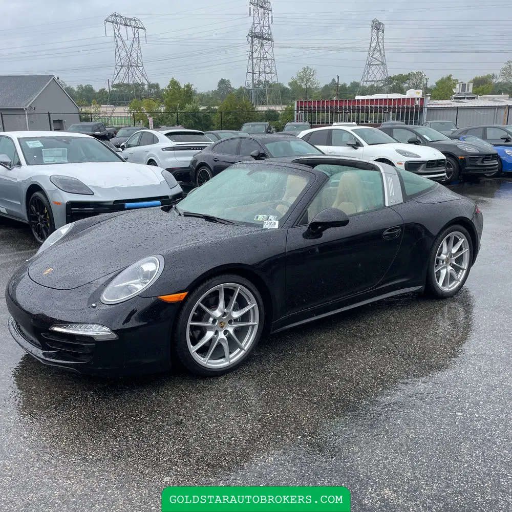2015 Porsche 911 Carrera 4 Base