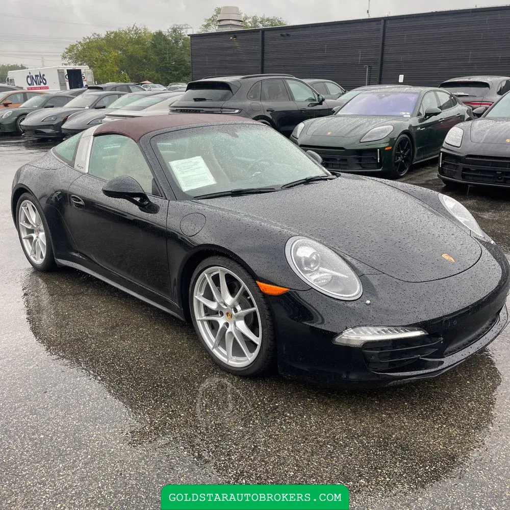2015 Porsche 911 Carrera 4 Base