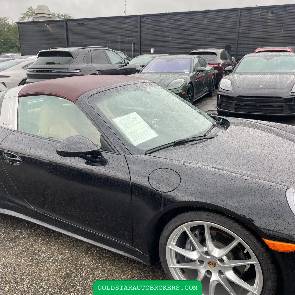2015 Porsche 911 Carrera 4 Base