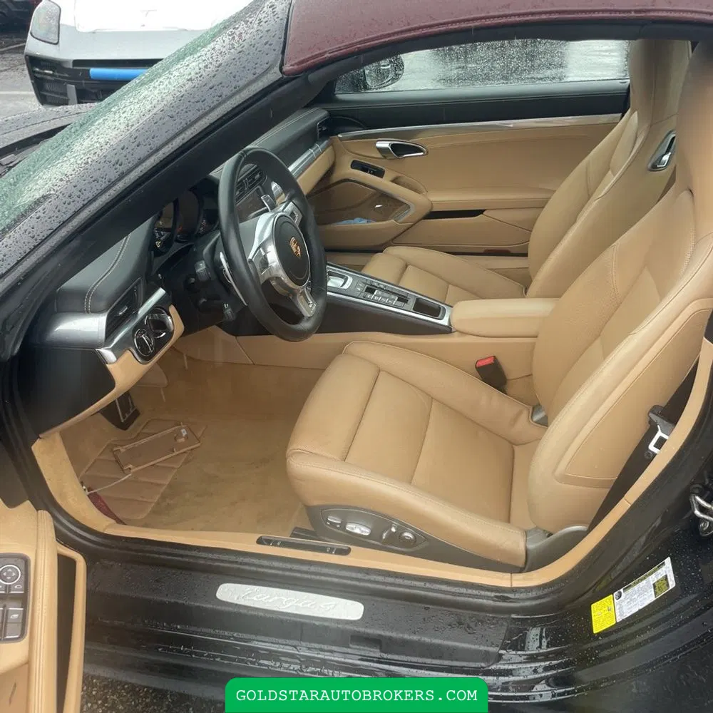 2015 Porsche 911 Carrera 4 Base