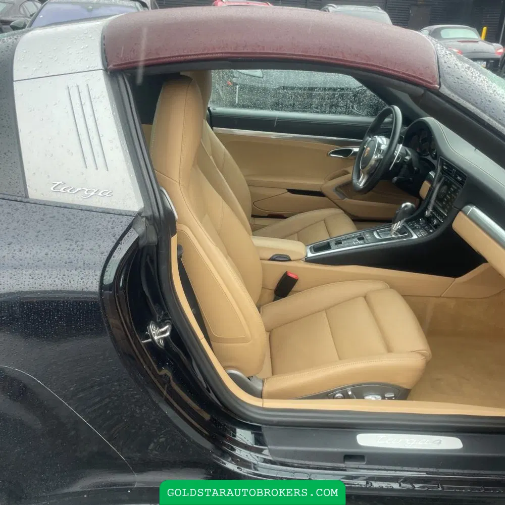 2015 Porsche 911 Carrera 4 Base