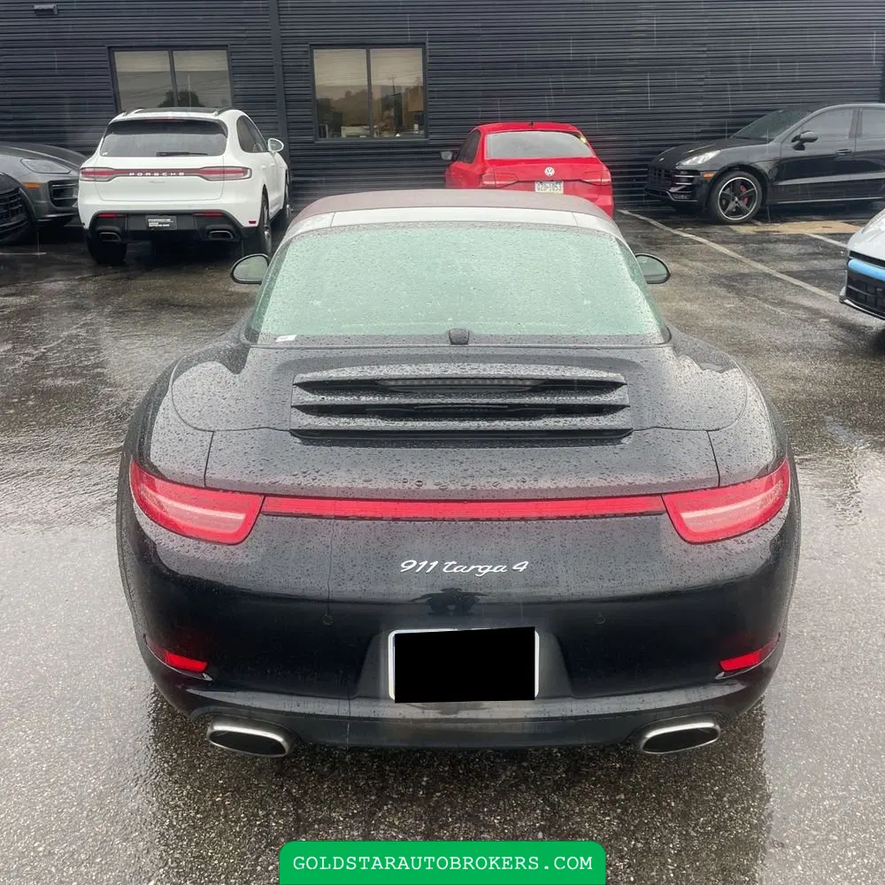 2015 Porsche 911 Carrera 4 Base