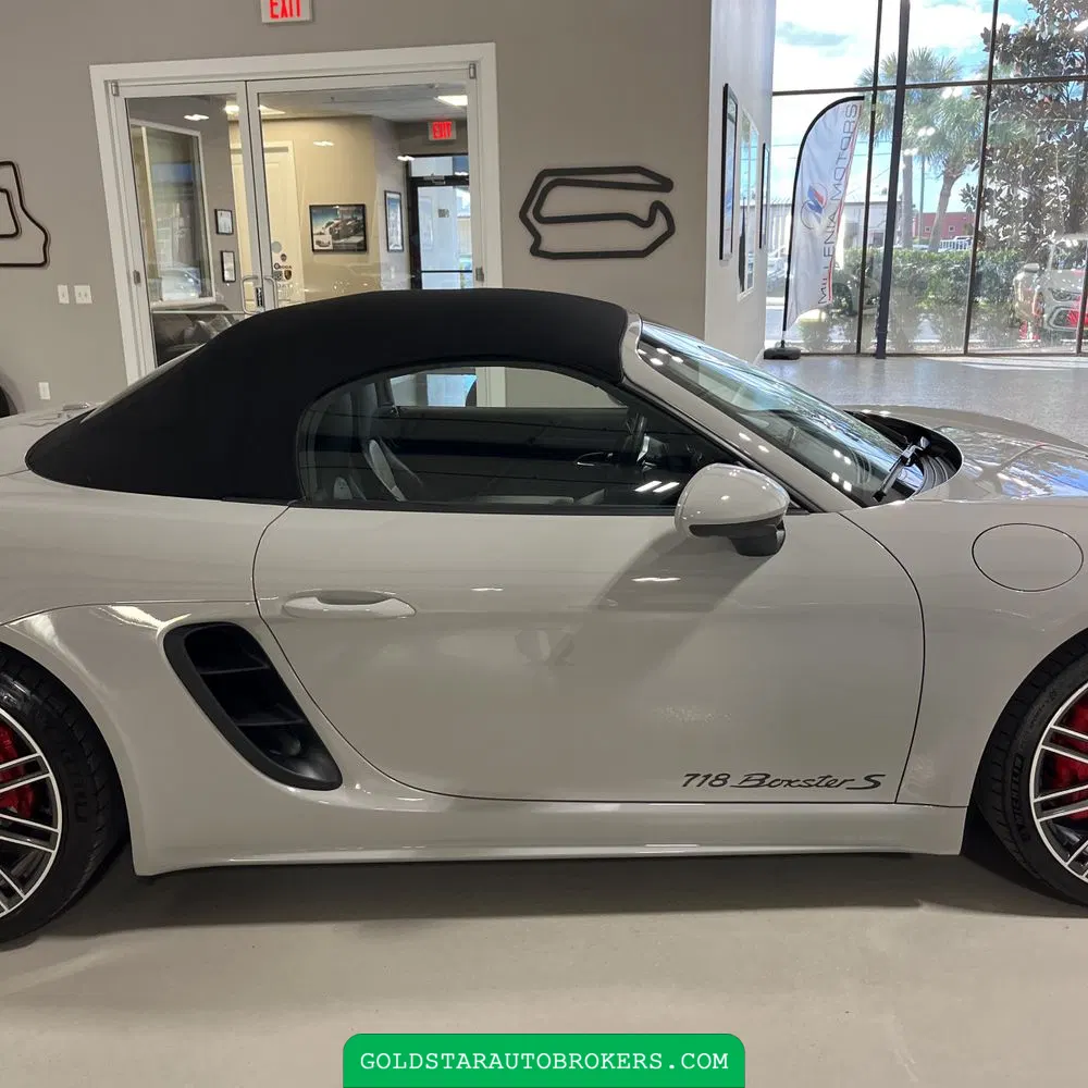 2022 Porsche 718 Boxster S